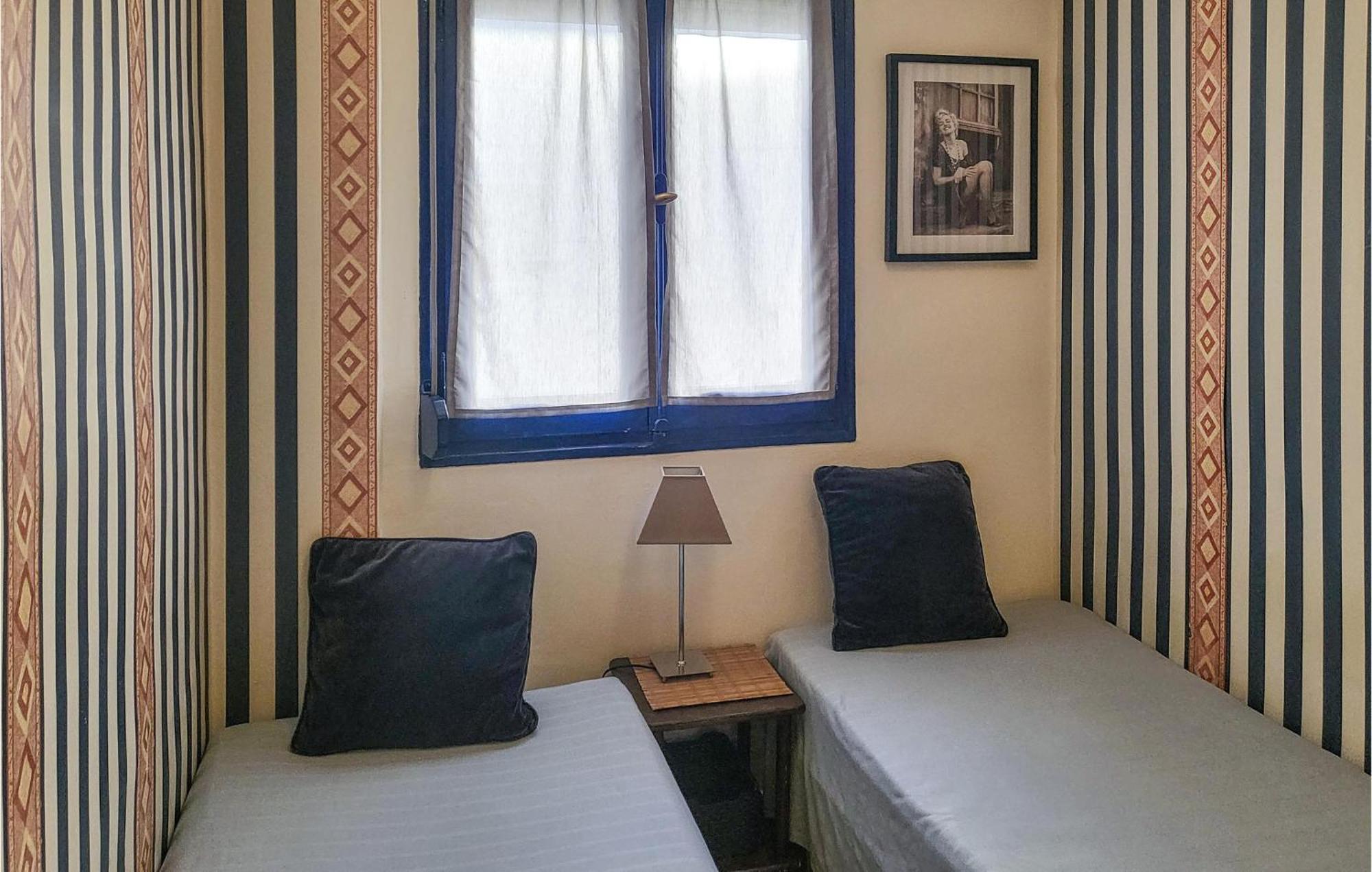 2 Bedroom Cozy Apartment In Ел Кампело Екстериор снимка